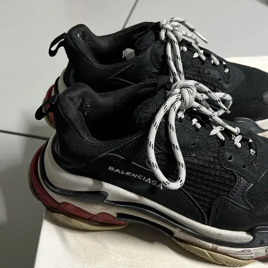 Balenciaga 트리플S