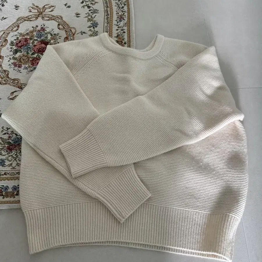 낫띵리튼 Kinder round pullover (Ivory)