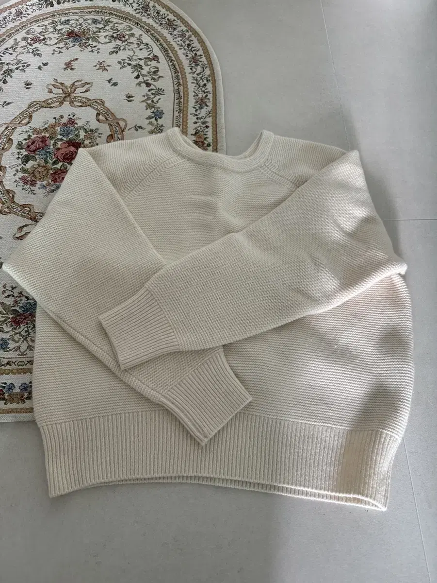 낫띵리튼 Kinder round pullover (Ivory)