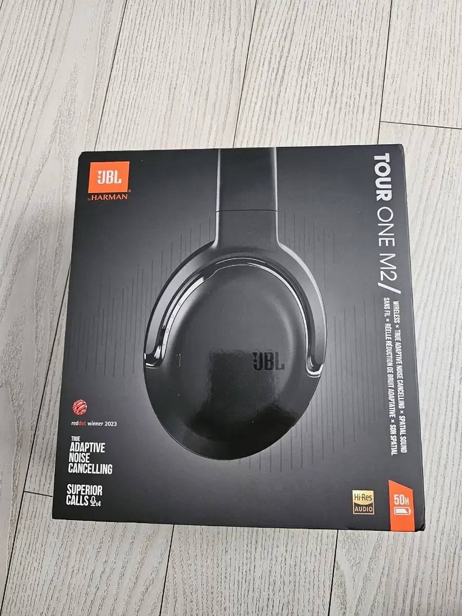 JBL TOUR ONE M2