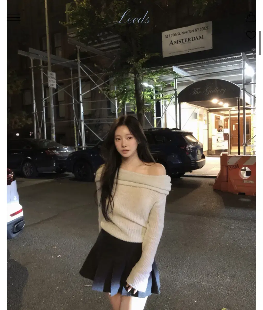 Leeds 리즈 Milk offshoulder knit 오프숄더니트