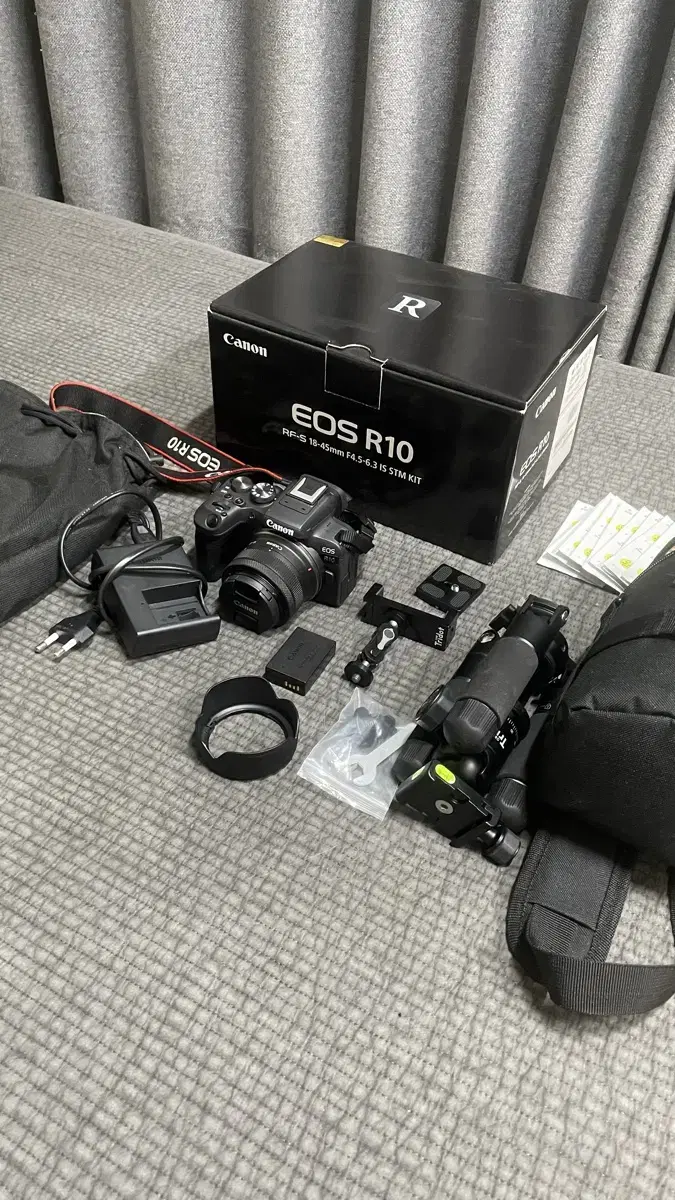 캐논 eos r10 보증 1년 6개월, 삼각대, 블로워 등 풀구성