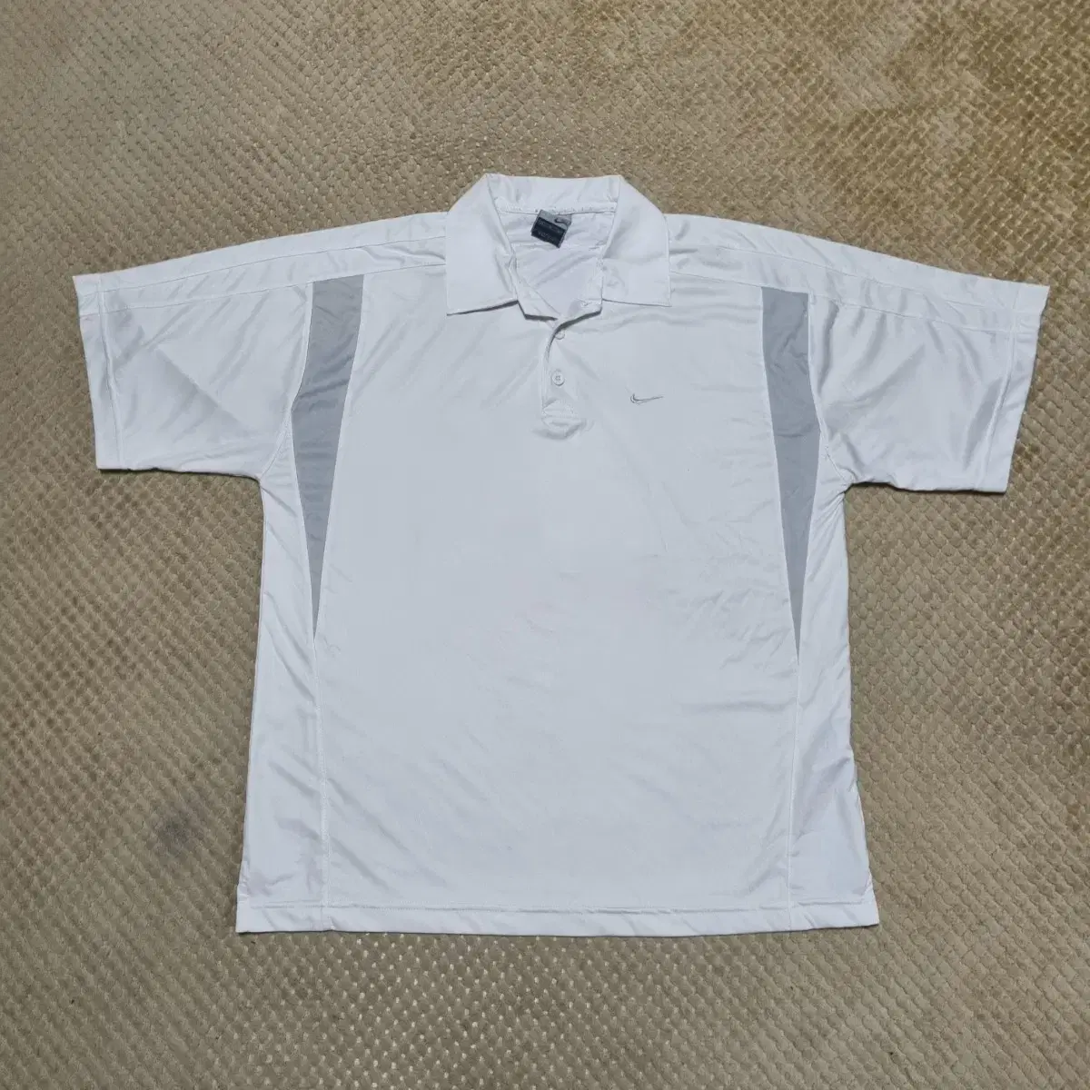 (XL) Nike DryFit Short Sleeve Karati