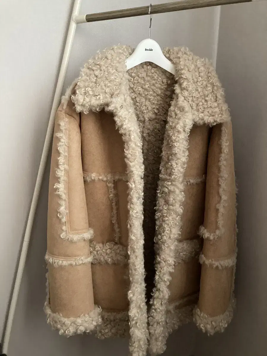 프레클 faux shearling jacket (새상품) (신버전)