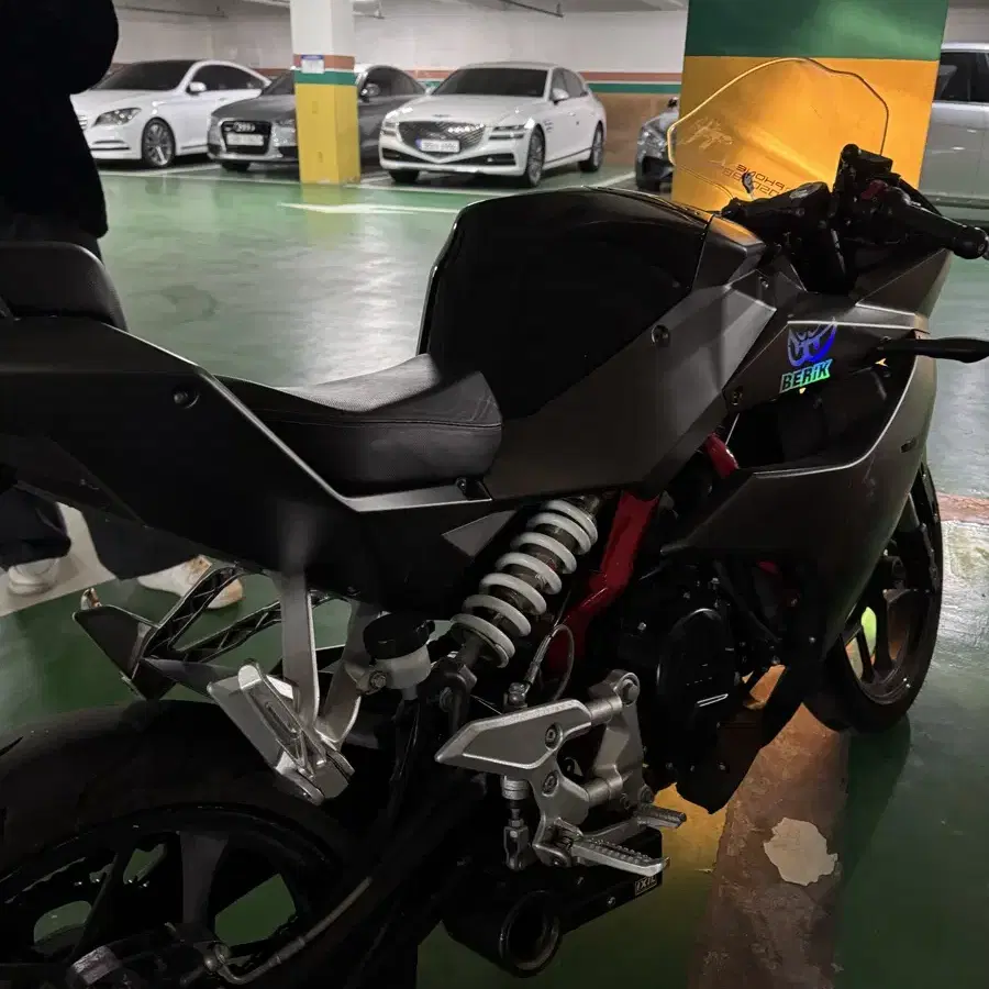 엑시브 250r 팝니다.16년식 6650키로 250cc