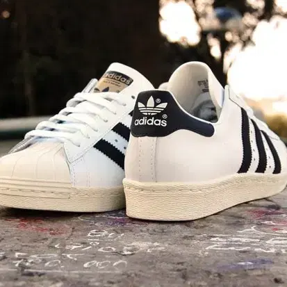 240 / ADIDAS (아디다스) 여성 슈퍼스타 80s 운동화