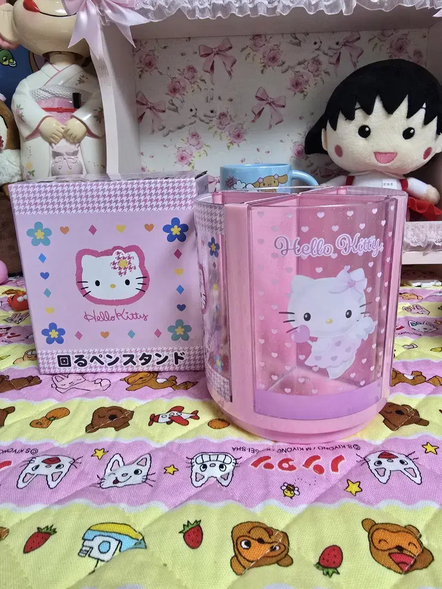 Sanrio Hello Kitty Rotating Pen Stand Pen Holder