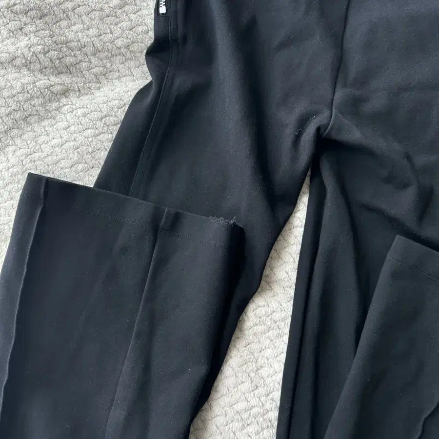 HELMUT LANG 부츠컷 지퍼 팬츠 블랙 사이즈 S