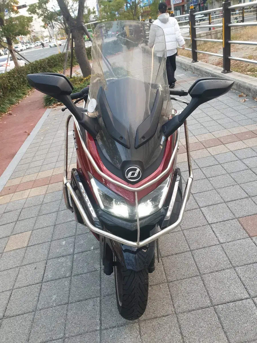 21년식 대림XQ250  오토바이스쿠터