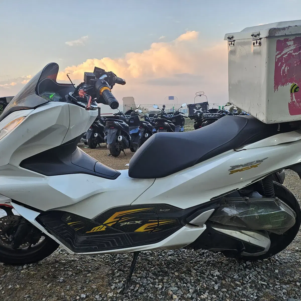 PCX125cc 22년식 판매합니다 // 40,xxx KM // 185만