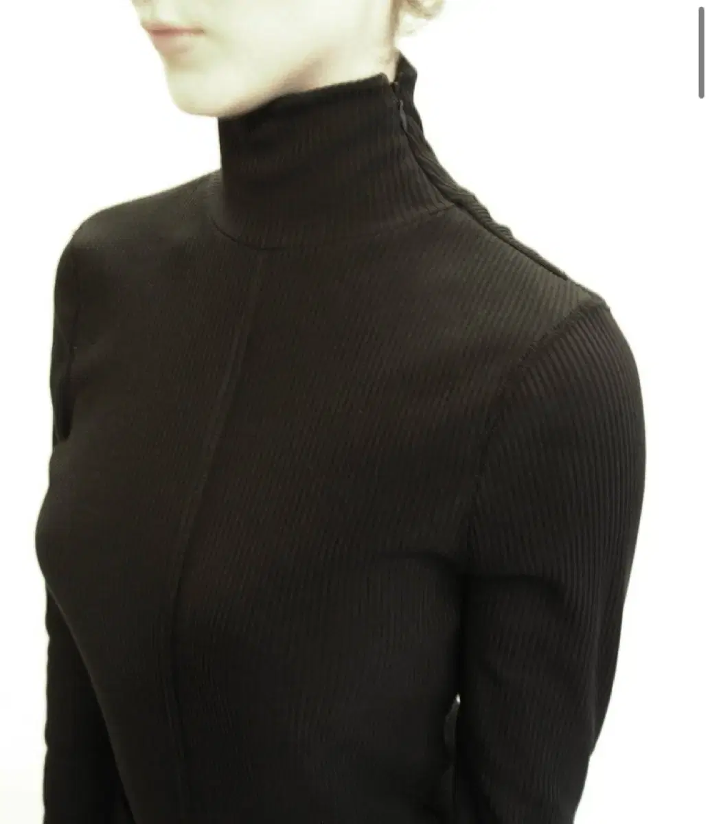 Eonts Zipper Turtleneck Top - Black