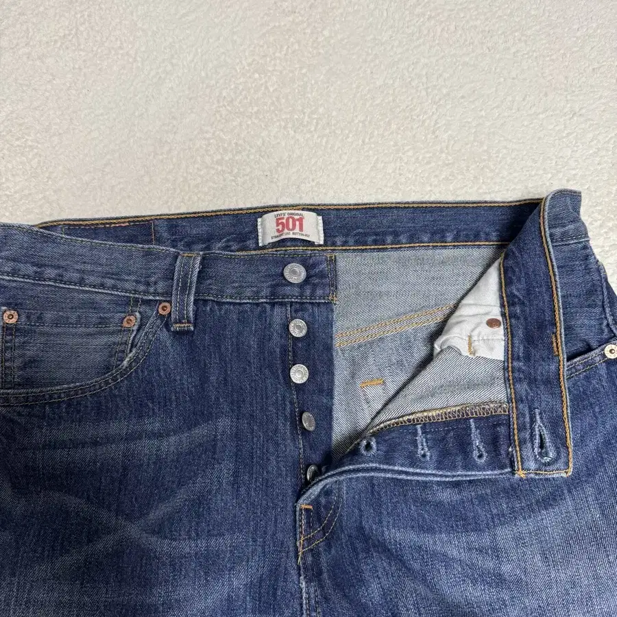 Levis 501 denim pants