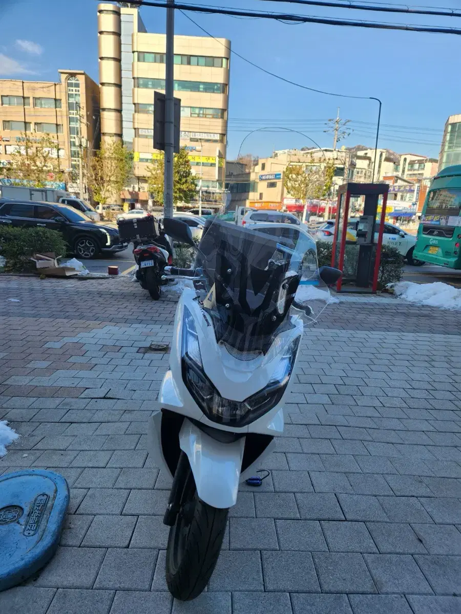 PCX125 24년식 20747km 판매합니다. 배달세팅 되어있음