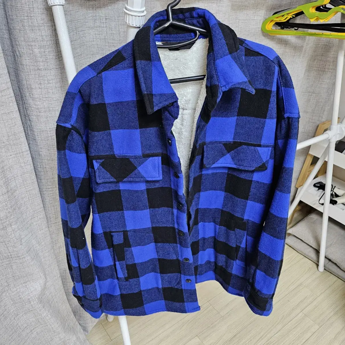 Sleepy Woolen Jacket Bloo Check Clothes Closet Cleanup