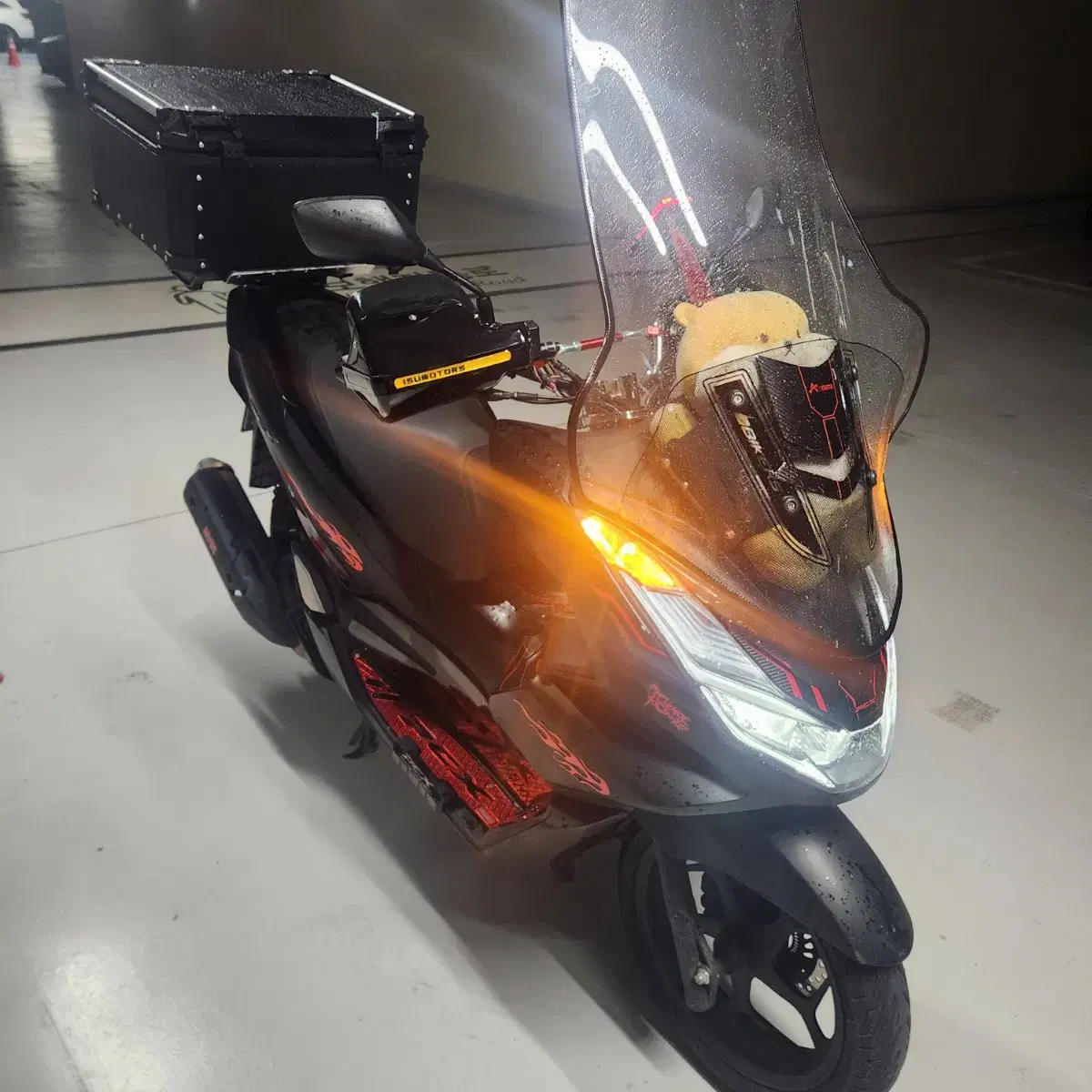 23년식 pcx125cc ABS 잘 꾸며 놓앗어요