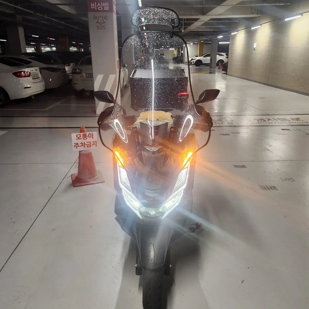 20년식 pcx125 cc. 잘 꾸며 놓앗어요