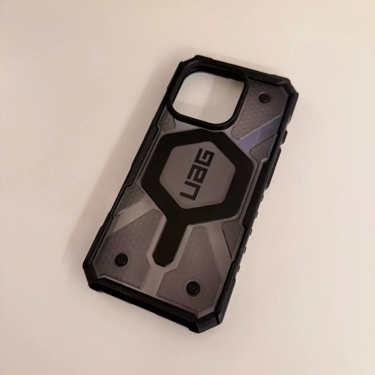 UAG 아이폰 16프로 케이스 클리어 애쉬