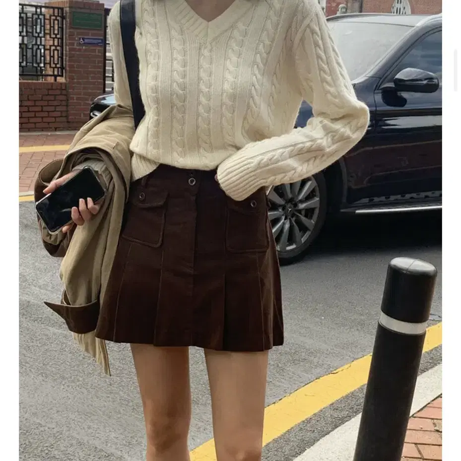 위드블룸 bear pocket corduroy skirt 브라운 색상