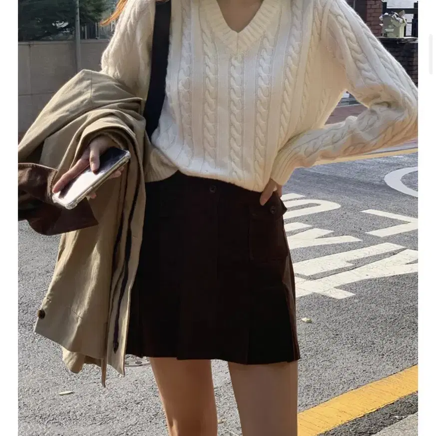 위드블룸 bear pocket corduroy skirt 브라운 색상