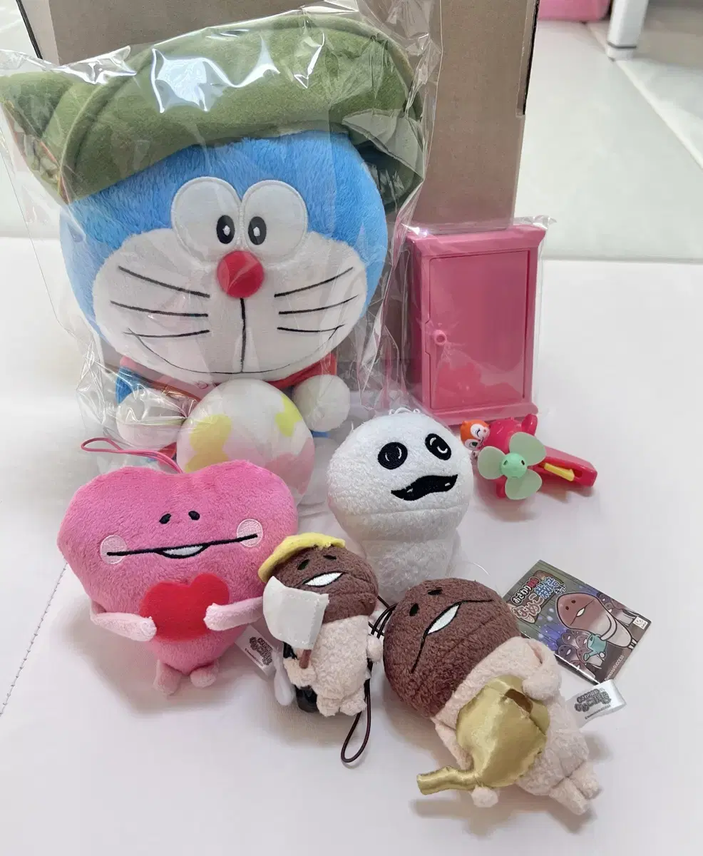 Genuine Japanese Nameko doll keyring 4 types + 3 Doraemon gifts