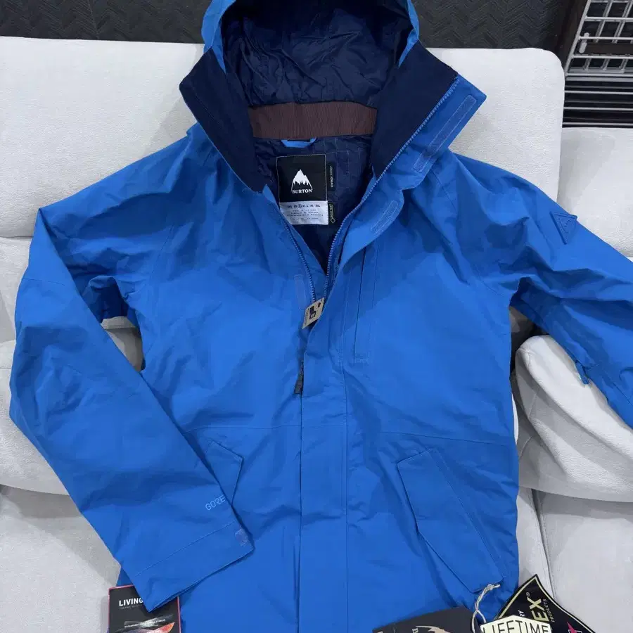 버튼(Burton) 고어텍스 바람막이  새상품(L size)