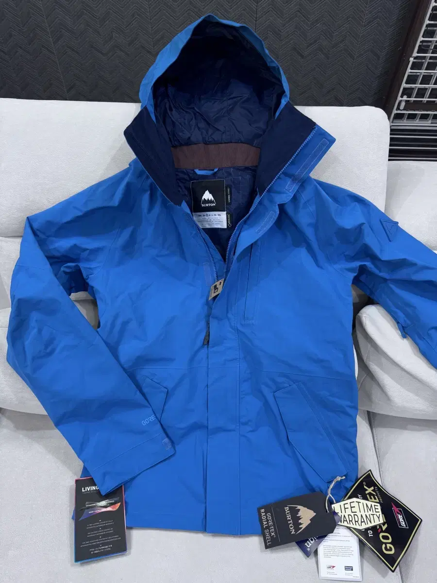 버튼(Burton) 고어텍스 바람막이  새상품(L size)