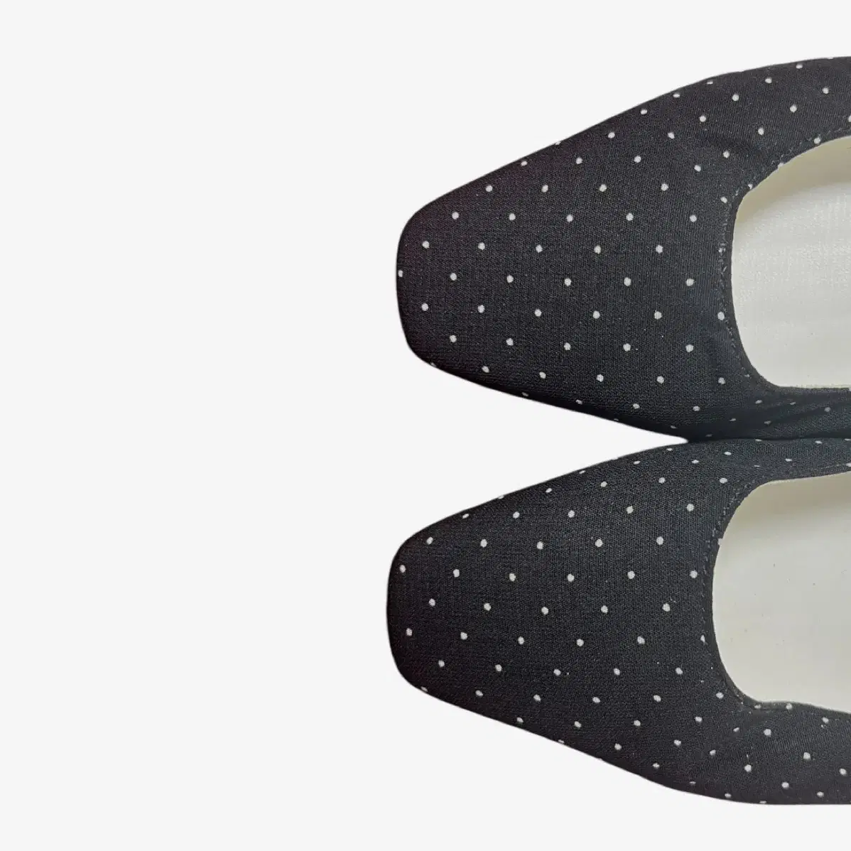 dot pattern ribbon flat shoes