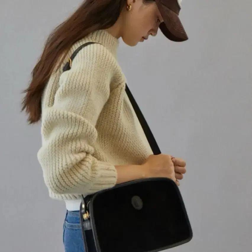 얼바닉30 크라운 스웨이드백 urbanic crown suede bag