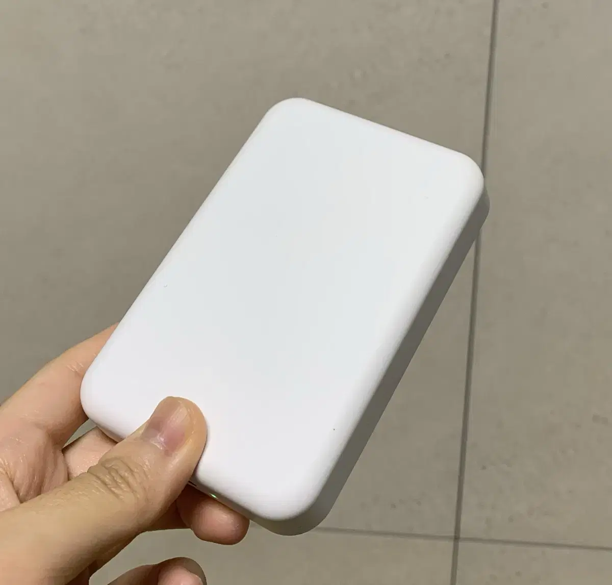 글필독) 디버스 플리커 보조배터리(5100mAh) 8pin 충전기 단품