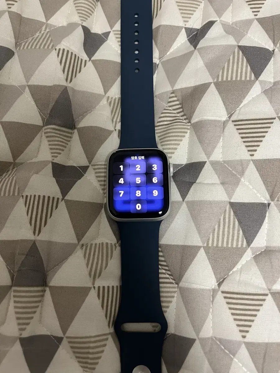 Apple Watch SE 2nd Generation 44mm GPS Model Silver Color for sale