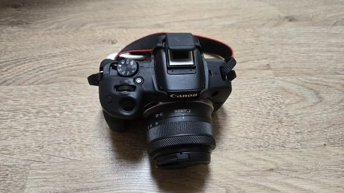 캐논 eos r50 (rf 18-45mm 번들렌즈, 실리콘 커버 포함)