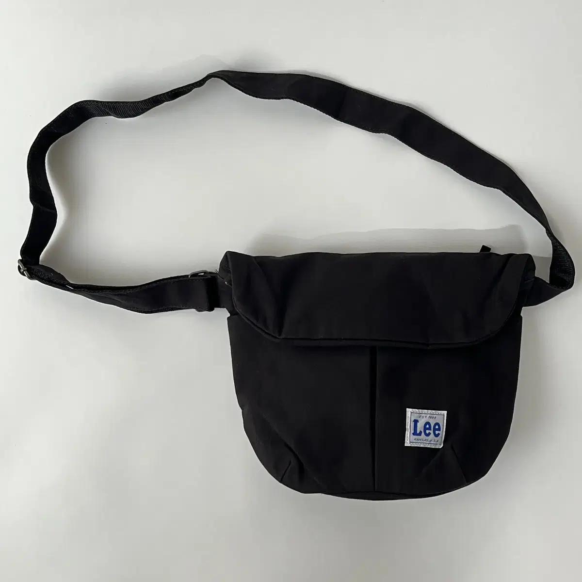 LEE cross messenger Bag