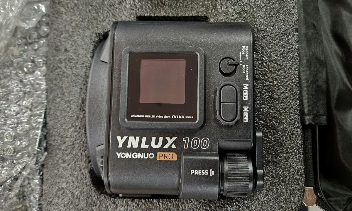 용누오 YONGNUO YNLUX 100 PRO 120W 휴대용조명