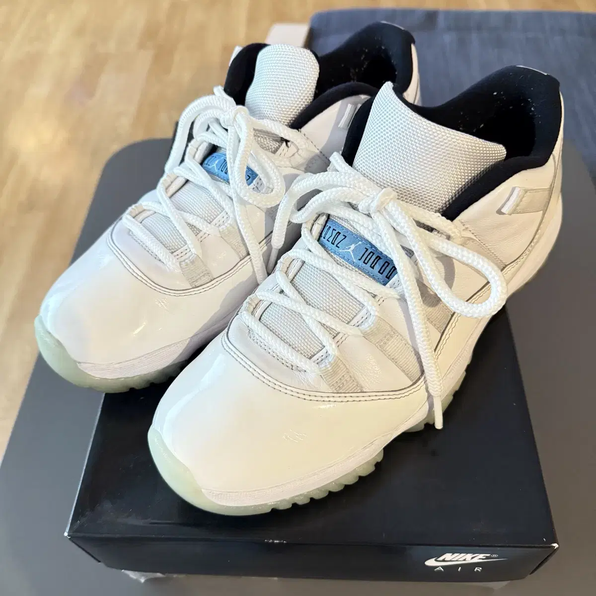 Jordan 11 Legend Blue Low 255mm