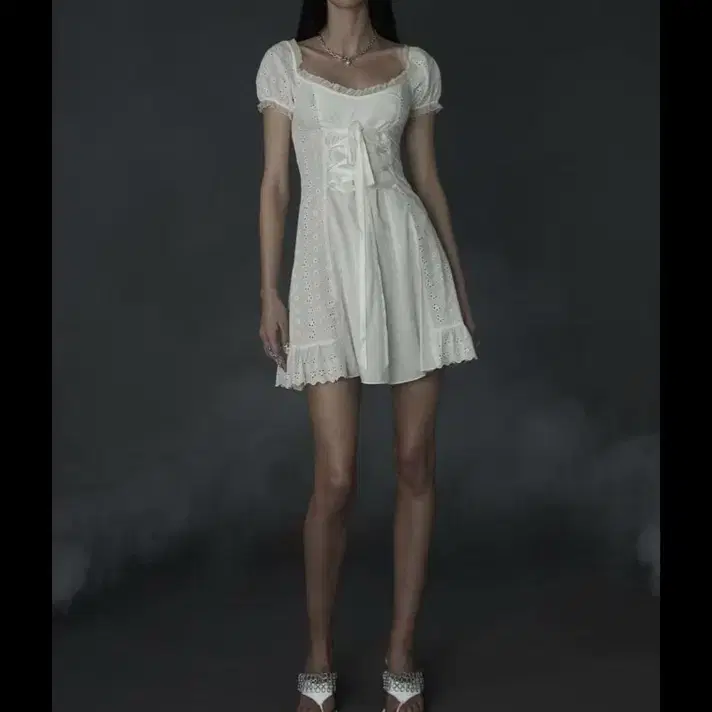 daisy paradise dress 데이지 원피스 벨라 하디드 드레스