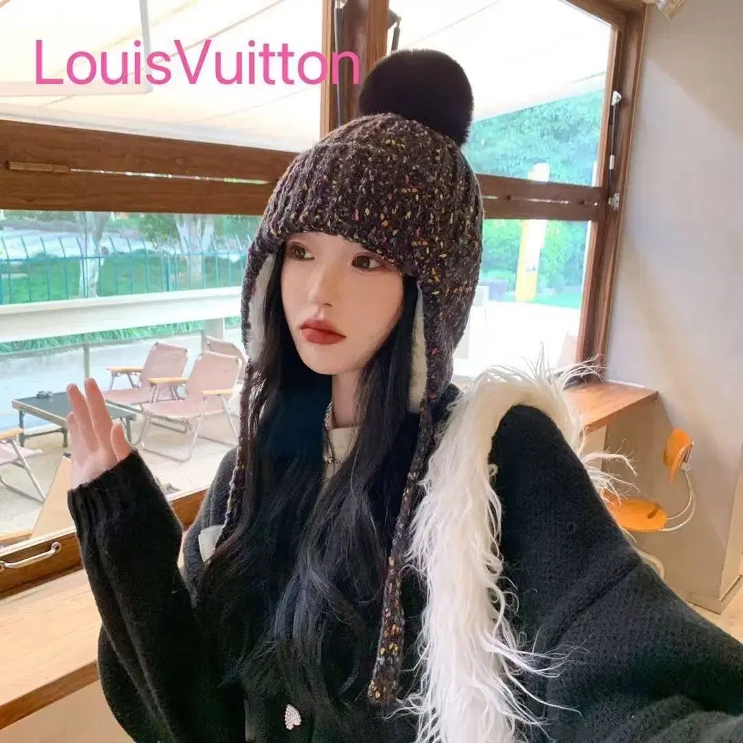 LOUIS VUITTON루이바이통 스키 모자 보온 트위스트 모자