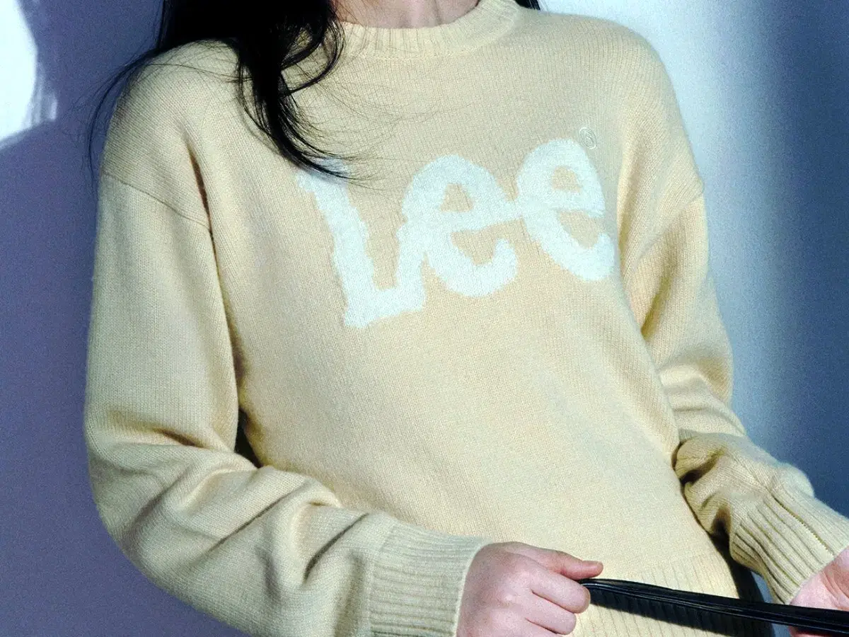 LEE Knit Big Witch Logo Butter L Unisex Standard Fit (Half-priced Delivery)