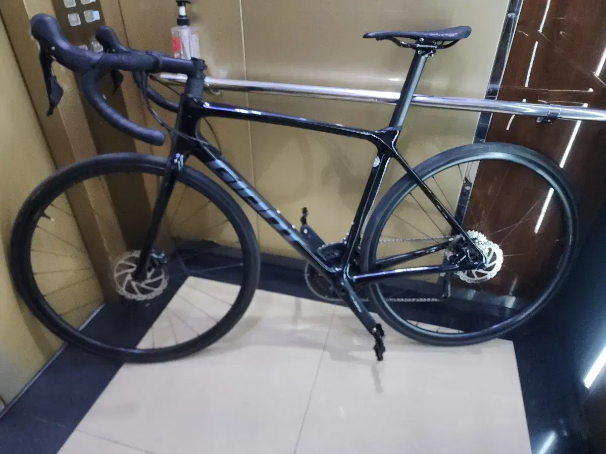 Giant TCR adv2 105 full carbon trolley X Giant TCR adv