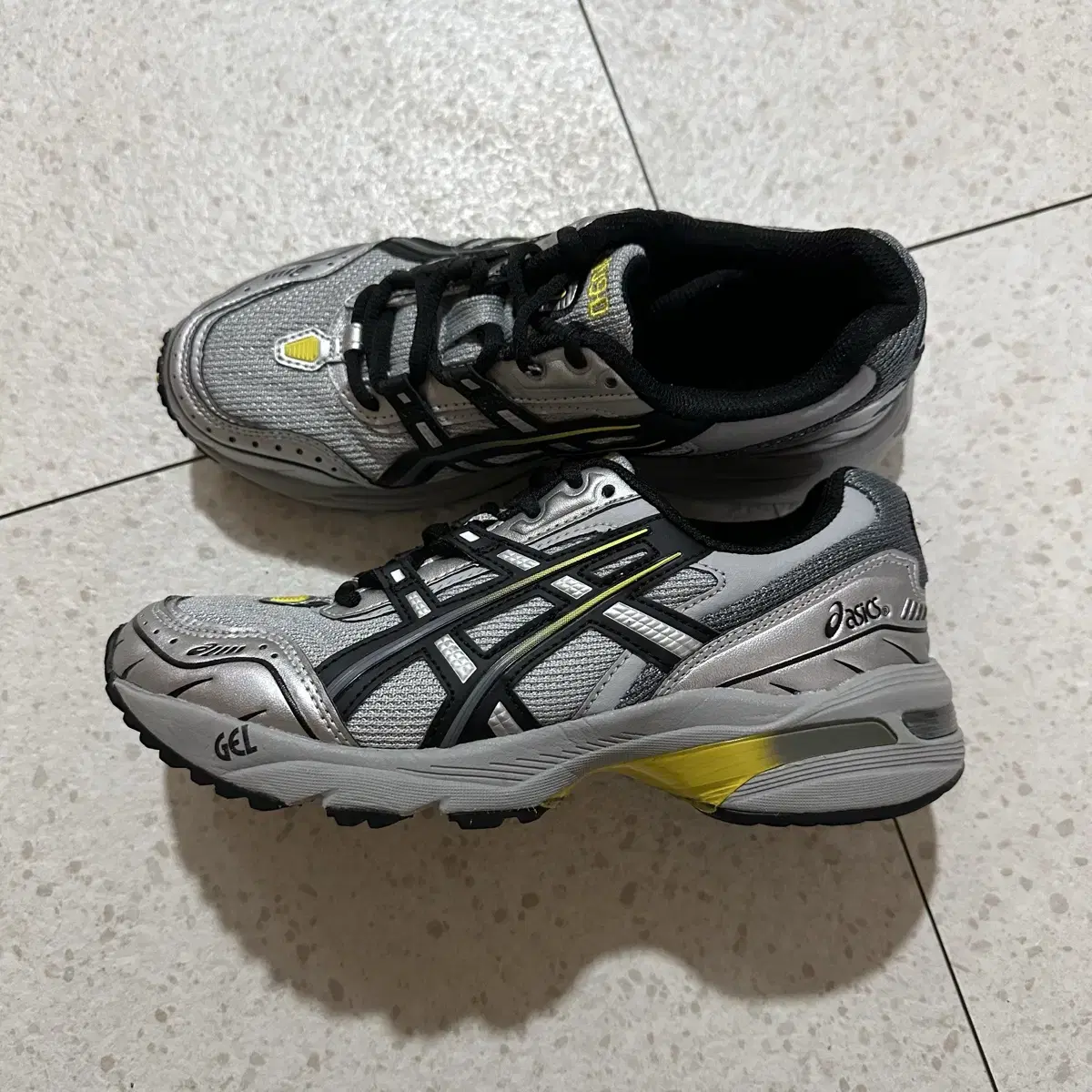 Asics Gel 1090 Mid Grey Black Running Shoes