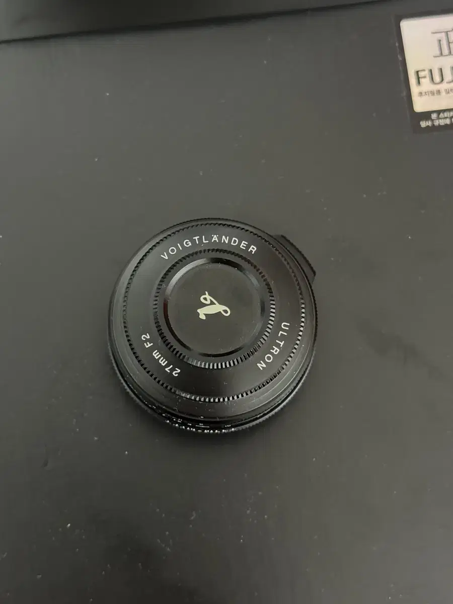 보이그랜더 울트론 27mm F2 X-Mount