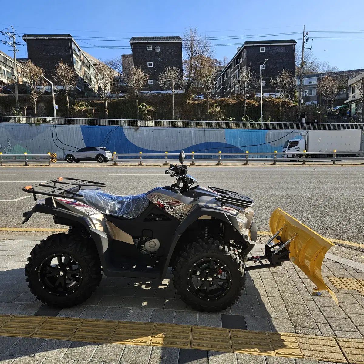 킴코 MXU700(700cc) 프리미엄 제설 사륜 바이크 신차 판매