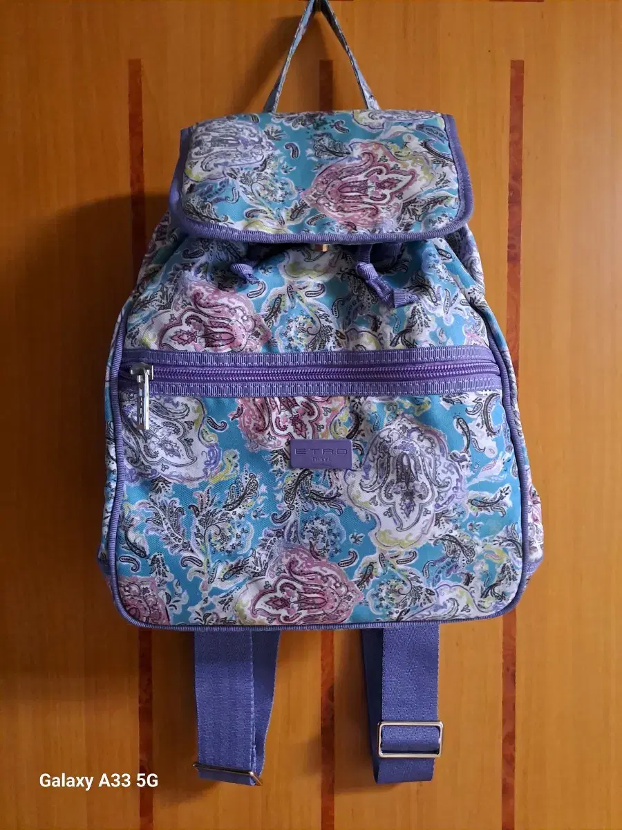 Etropourofumi Backpack