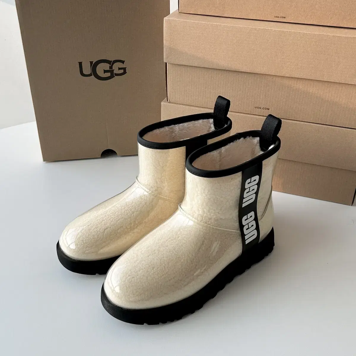 (새상품) 미국 UGG 어그 클리어