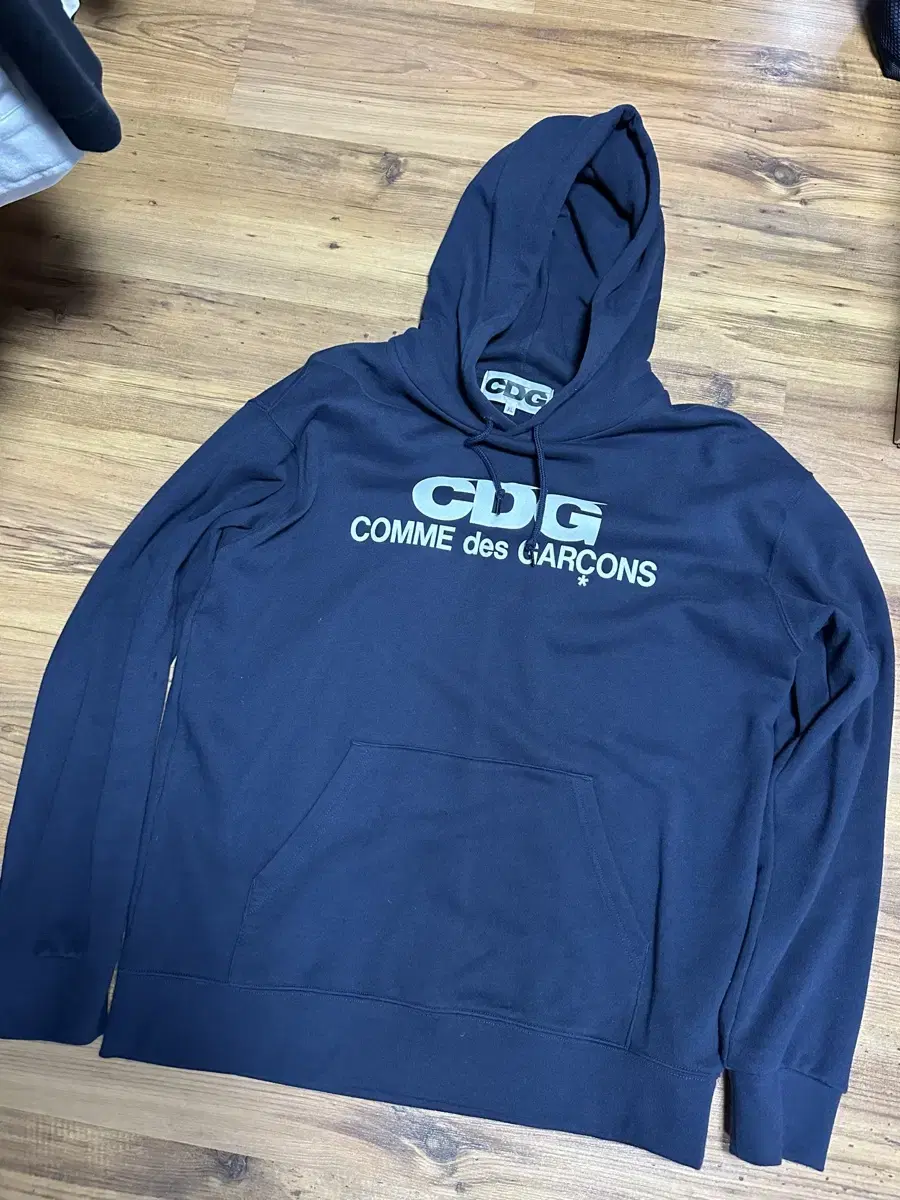 [XL] CDG 가슴로고 후드티