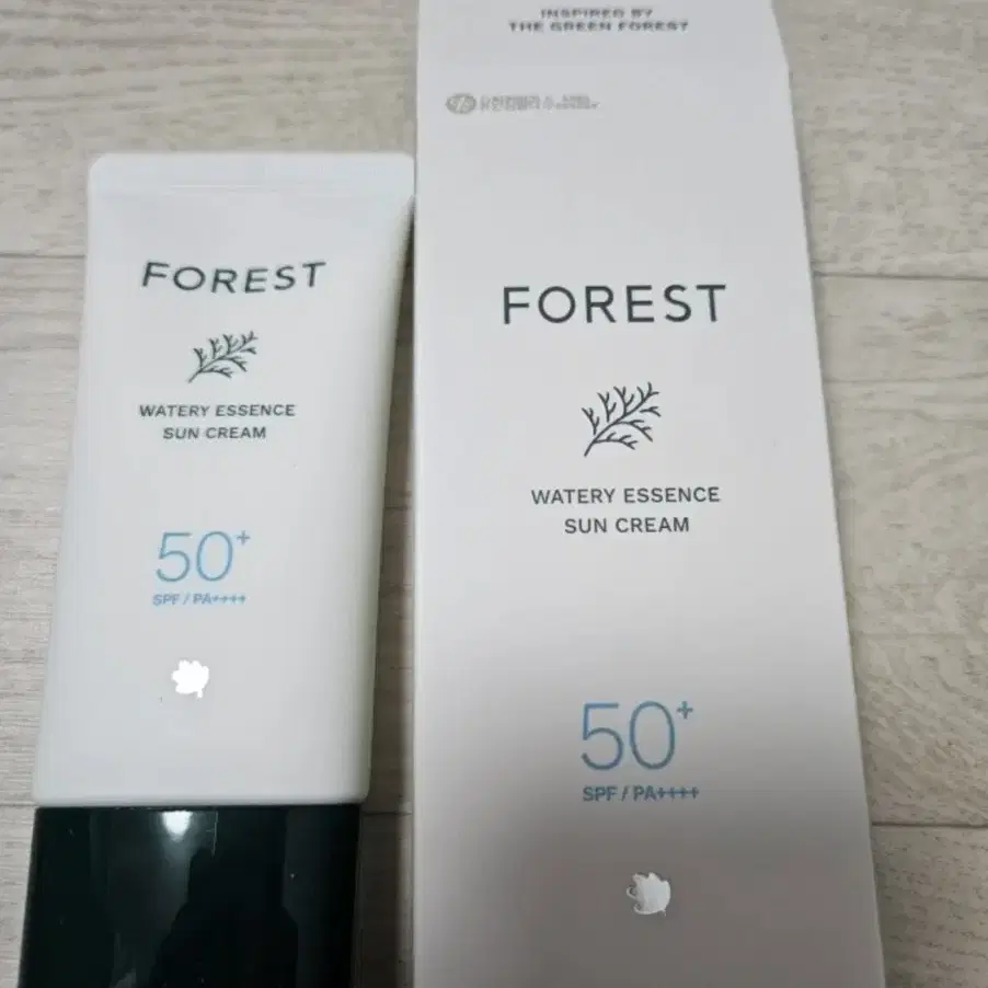 포레스트 워터리 에센스 선크림 80ml