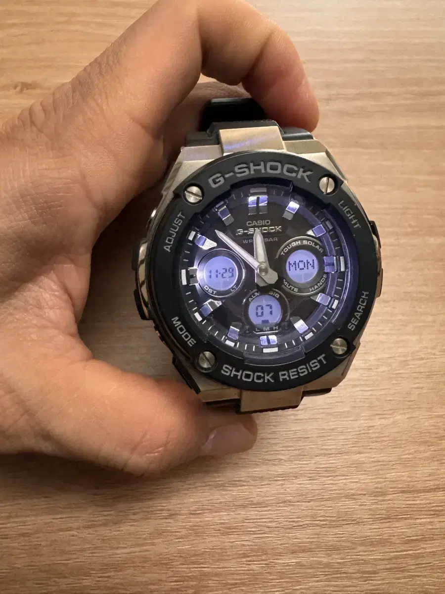 지샥 (G-SHOCK) 지스틸 태양전지 검은베젤 GST-S300