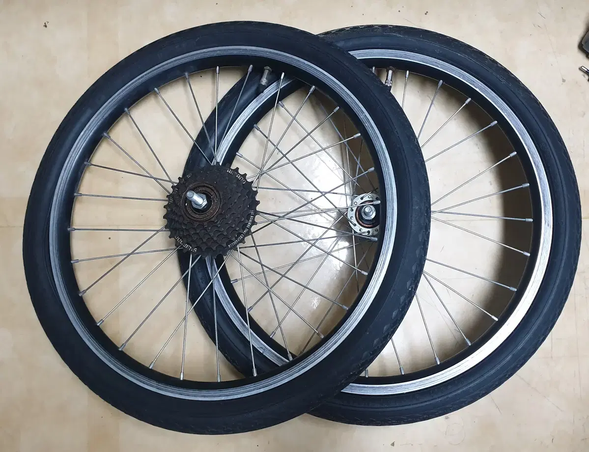 Dispose of one 20-inch 7-speed wheelset front and rear