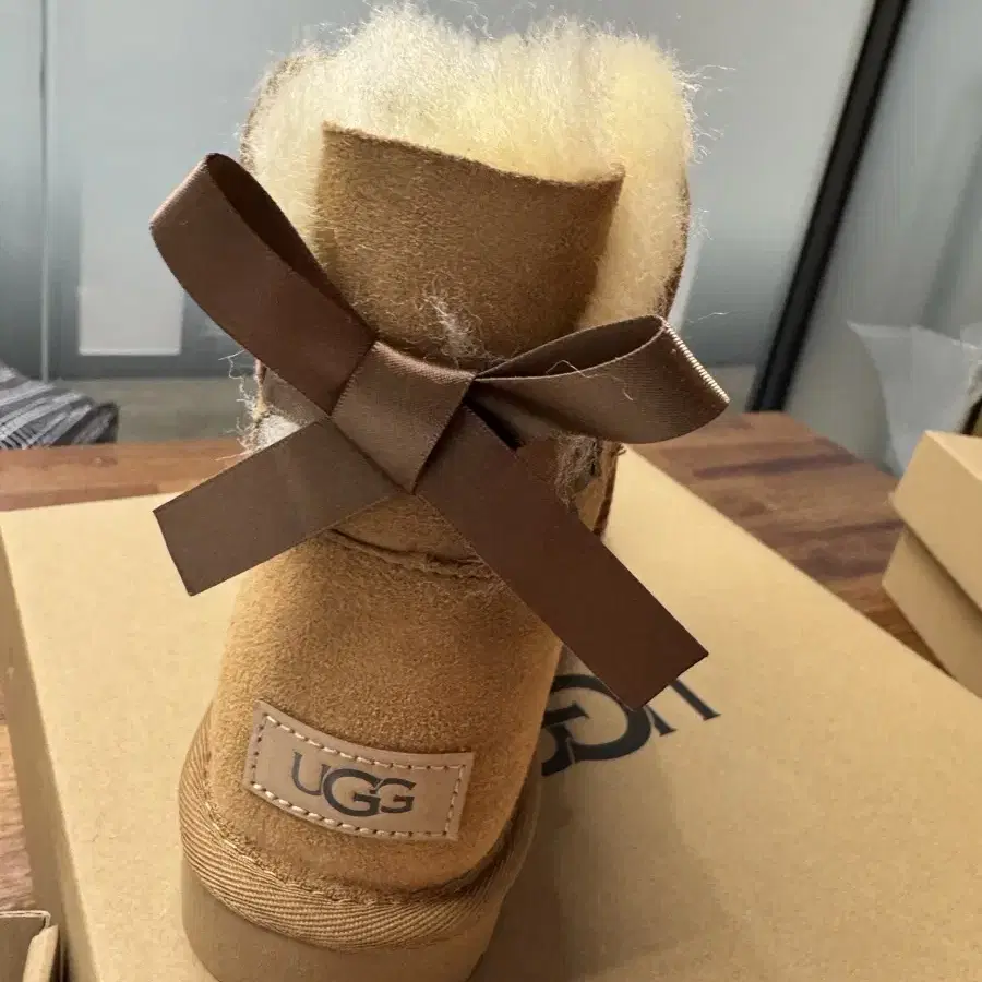 UGG 어그 미니 베일리 보우 2