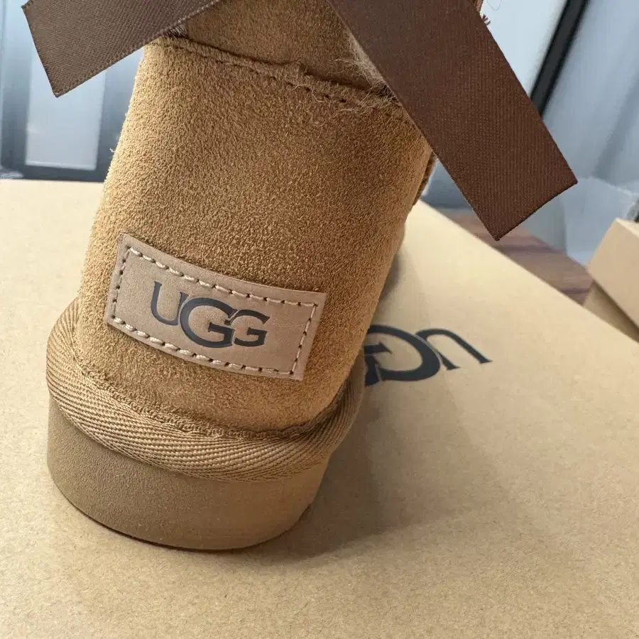 UGG 어그 미니 베일리 보우 2