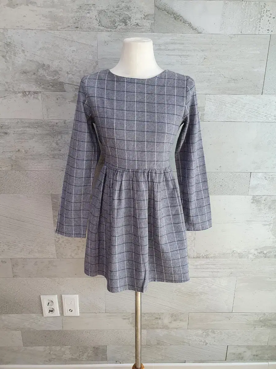 (good condition) Long check blouse 44-55